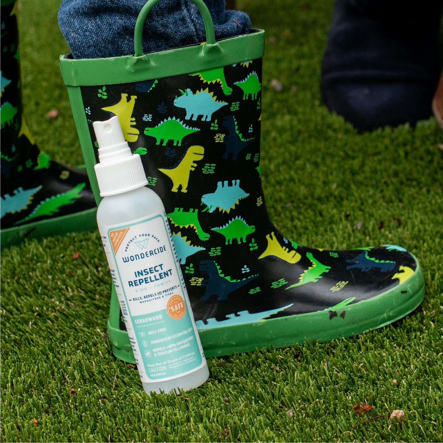 Cedarwood Insect Repellent for Kids + Family - Gallery